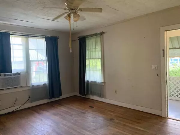 Hattiesburg, MS 39401,115 Conti St.