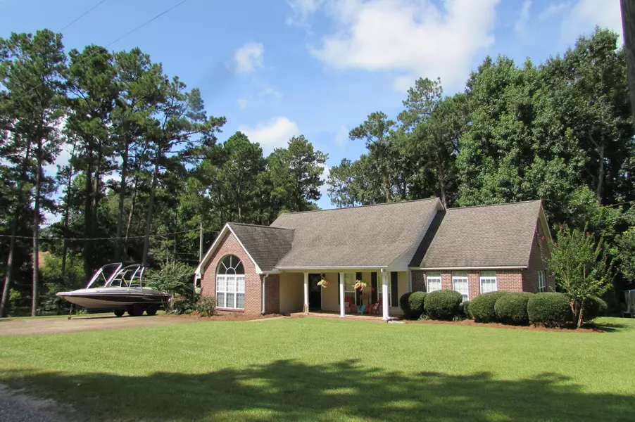 57 Brown Rd., Columbia, MS 39429