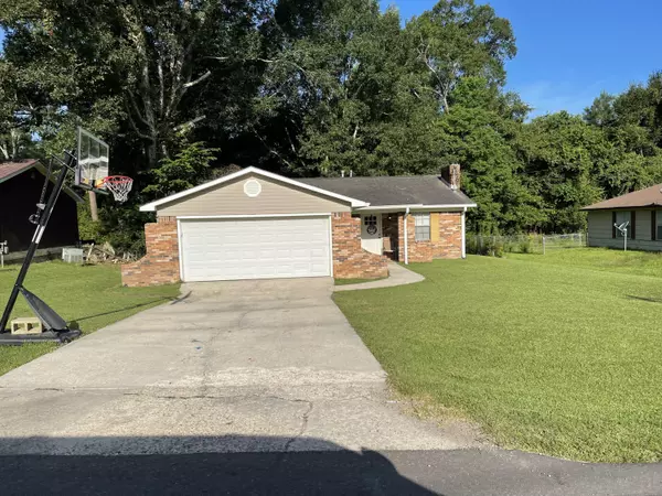 109 Clarence Ray, Hattiesburg, MS 39402