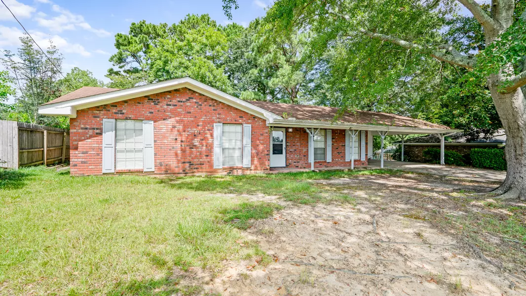 303 Weathersby, Hattiesburg, MS 39402
