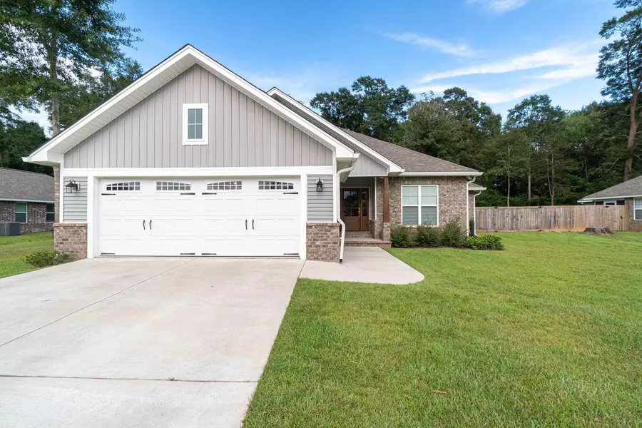 32 Westhaven Dr., Hattiesburg, MS 39402
