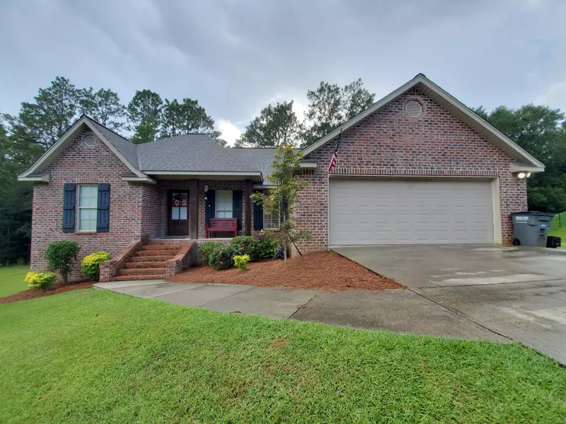 55 Thornberry Ln., Petal, MS 39465