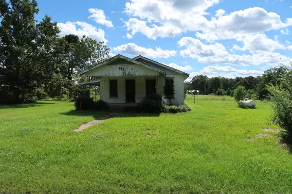 Sumrall, MS 39482,587 Scruggs Rd.