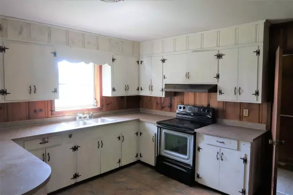 Sumrall, MS 39482,587 Scruggs Rd.