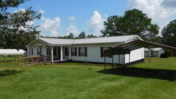 69 Larry Parmer Rd., Poplarville, MS 39470