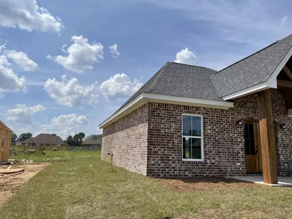 28 Berwick, Petal, MS 39465