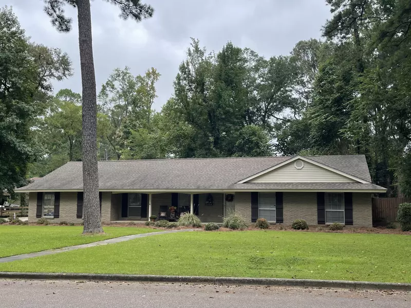 1401 Ridgewood Dr., Columbia, MS 39429