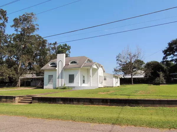 Lumberton, MS 39455,204 E Hinton Ave.