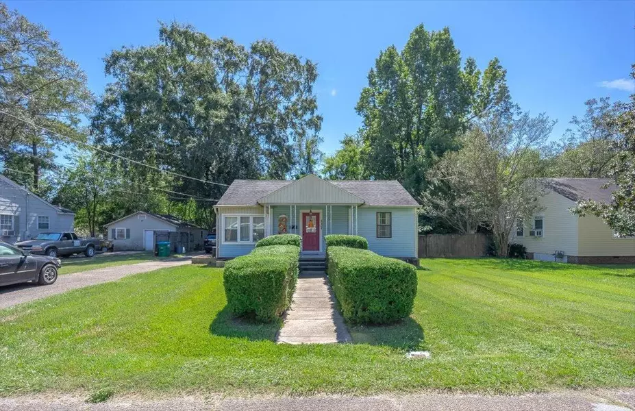 137 W Cherry Dr., Petal, MS 39465