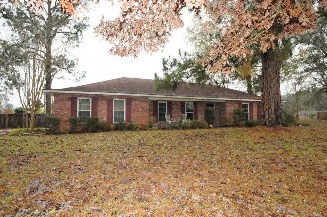 25 Duff St., Columbia, MS 39429