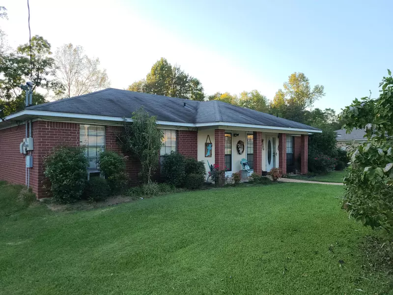 310 NW Barbara Ave., Magee, MS 39111