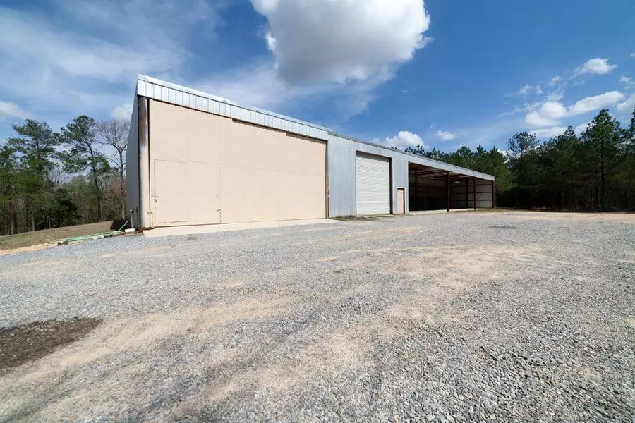 00 Dome House Rd., Laurel, MS 39443