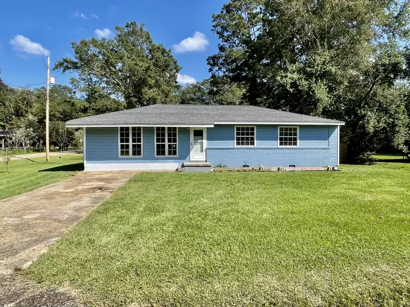 201 Herrod St., Petal, MS 39465