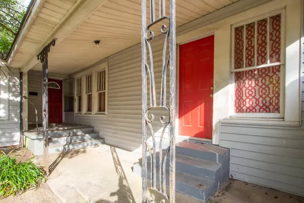 Petal, MS 39465,116 W 4th