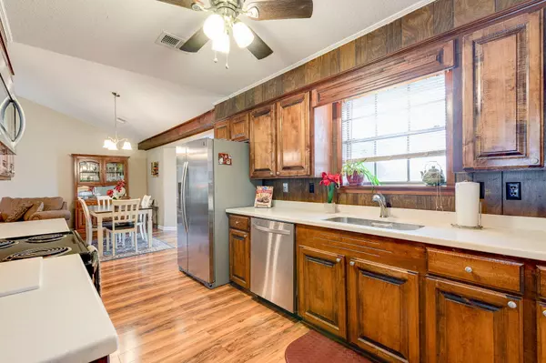 Petal, MS 39465,306 Walnut Dr.