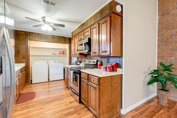 Petal, MS 39465,306 Walnut Dr.