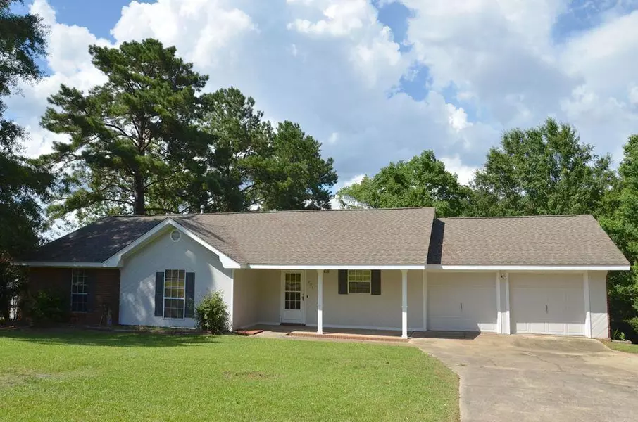 207 E Lakeside Dr., Hattiesburg, MS 39402