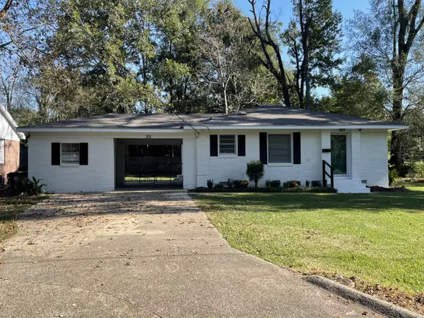 301 7th Ave., Hattiesburg, MS 39401