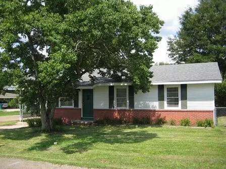 201 Smith St., Petal, MS 39465