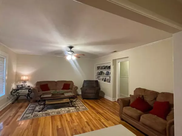 Petal, MS 39465,100 Edwards St.