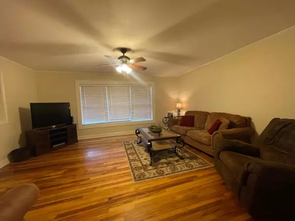 Petal, MS 39465,100 Edwards St.