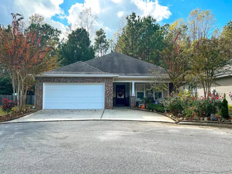 52 Clear Springs Ct., Hattiesburg, MS 39402