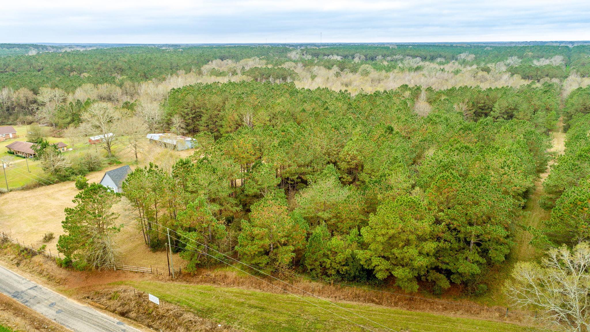 60 Les Hammond Rd., Tylertown, MS 39667