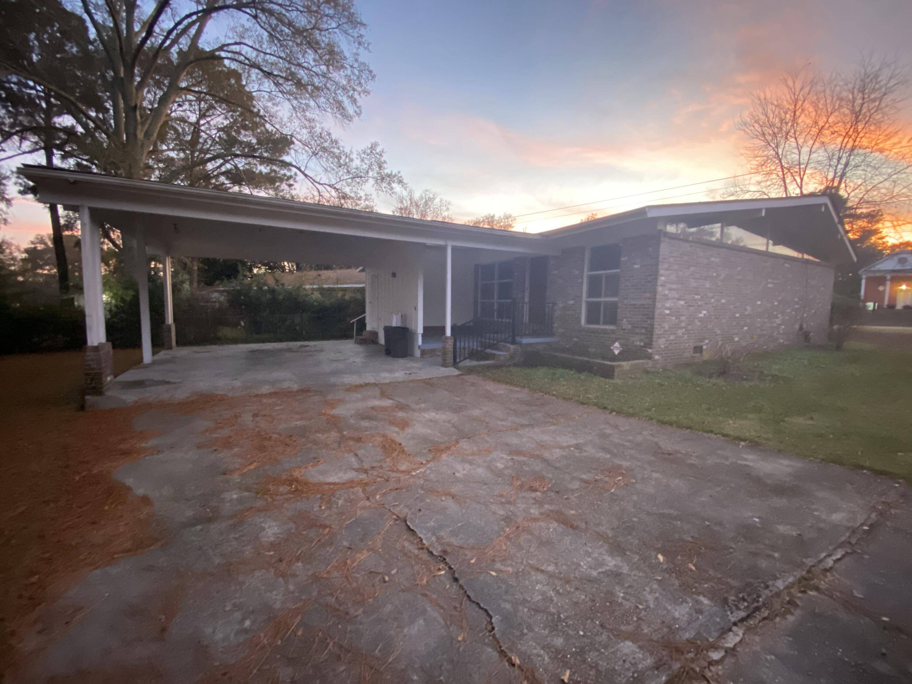 748 W 29th St., Laurel, MS 39440