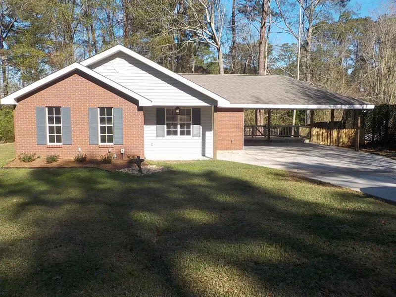 102 Parkwood Dr., Hattiesburg, MS 39402