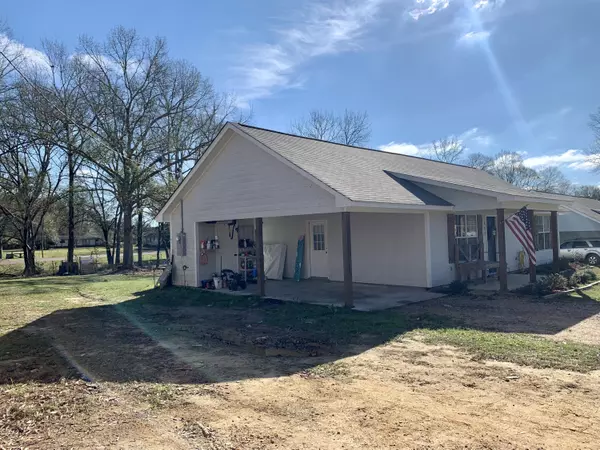 D Lo, MS 39062,626 W Pecan Street