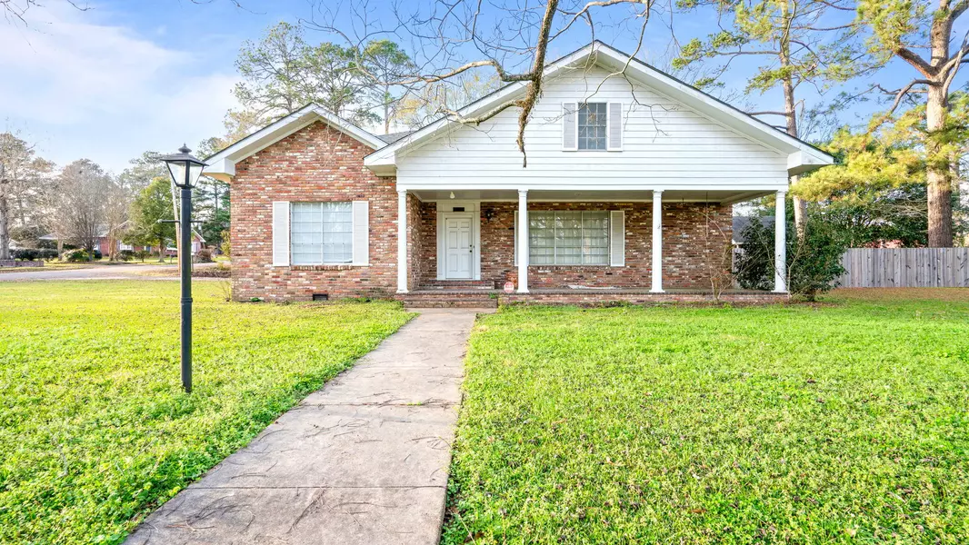 2605 Columbia Ave., Prentiss, MS 39474