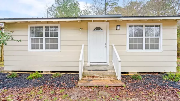 Petal, MS 39465,207 Ark Lane