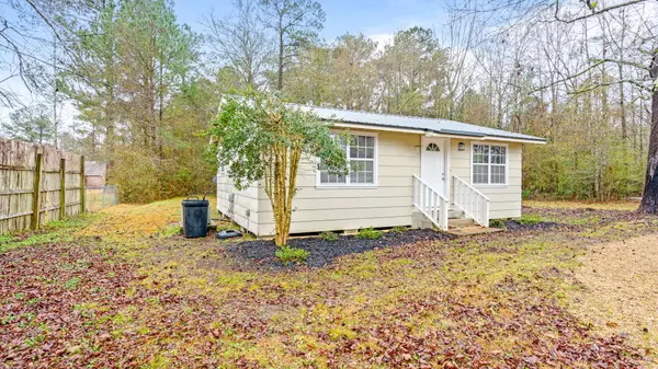Petal, MS 39465,207 Ark Lane