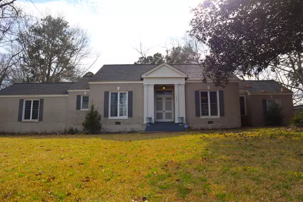 1003 S Fir Ave., Collins, MS 39428