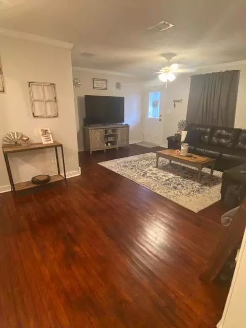 Petal, MS 39465,202 E 6th