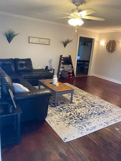 Petal, MS 39465,202 E 6th