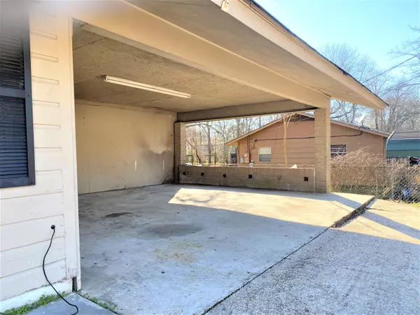 Ellisville, MS 39437,606 Royal