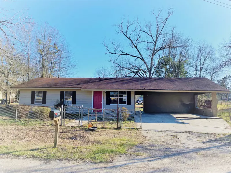 606 Royal, Ellisville, MS 39437