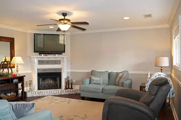 Petal, MS 39465,608 Ogilsvie Dr.