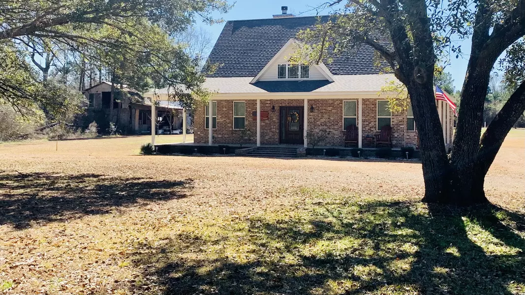 1032 Morriston Rd, Petal, MS 39465