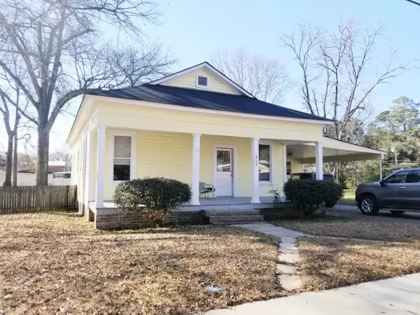 Columbia, MS 39429,917 Garden Ave.