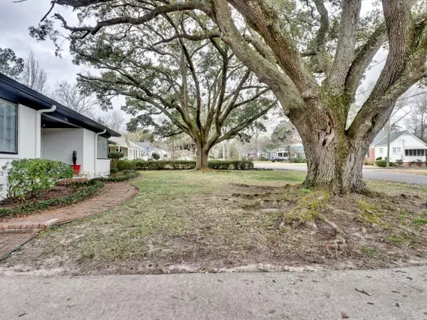 Laurel, MS 39440,734 North Park St.