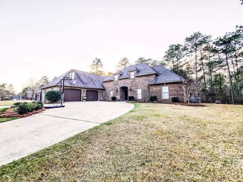 121 Northfork, Petal, MS 39465