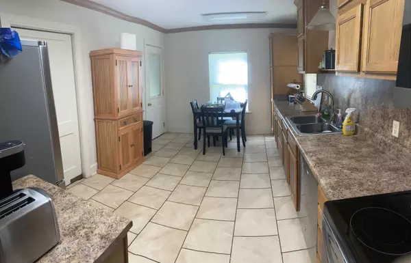 Columbia, MS 39429,1402 Williams St