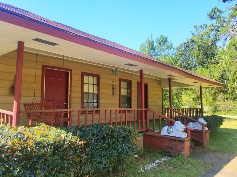 1433 Hwy 587, Foxworth, MS 39483