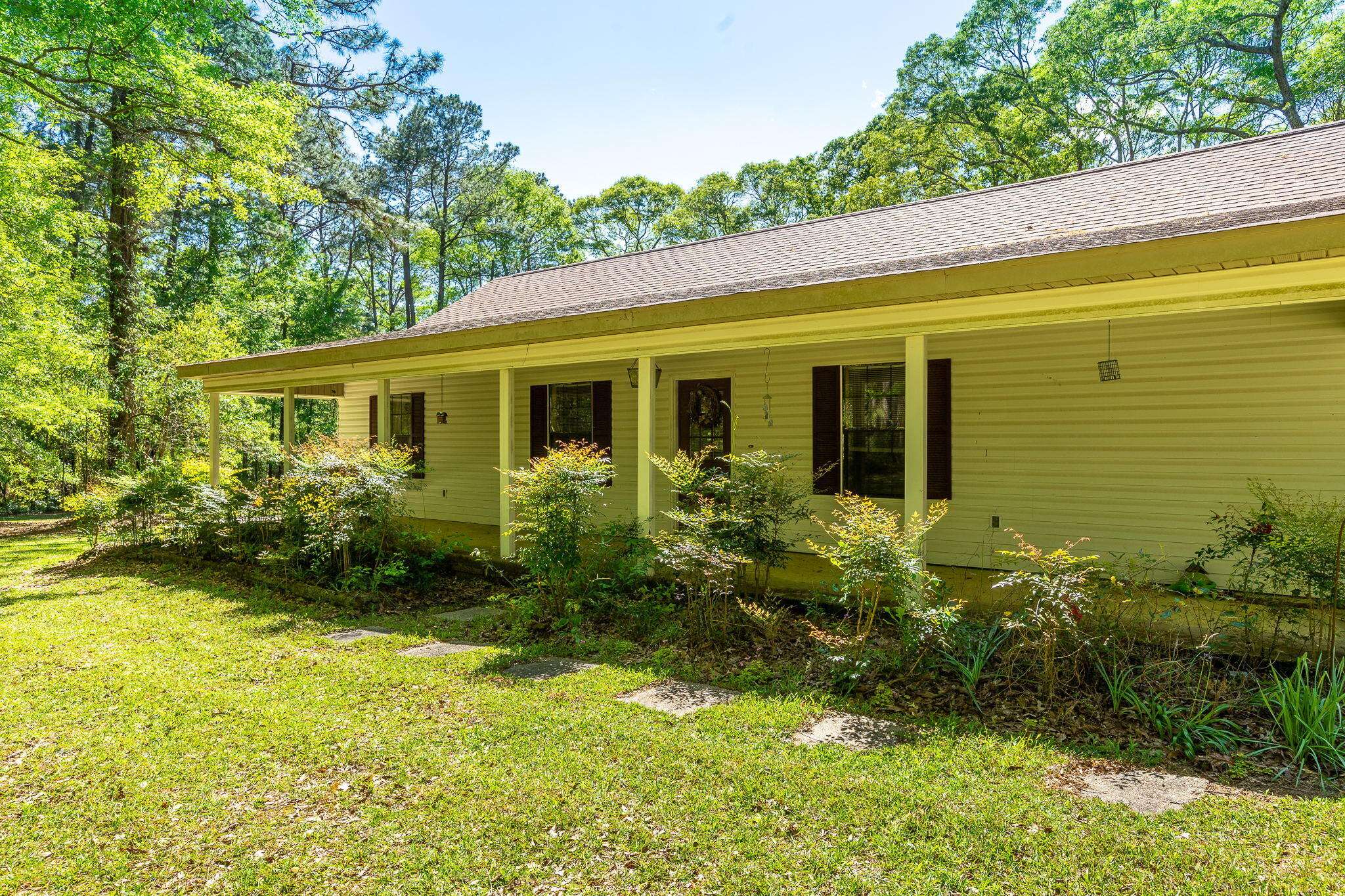 Hattiesburg, MS 39402,85 W Lake Rd.