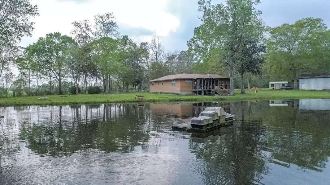 87 Homer Folkes Rd., Seminary, MS 39479