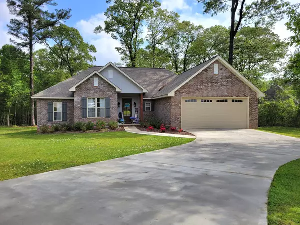 28 Charleston Point, Petal, MS 39465