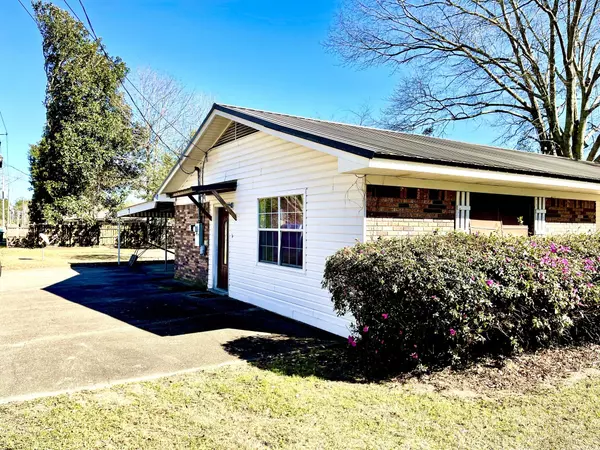 Petal, MS 39465,701 S George St.