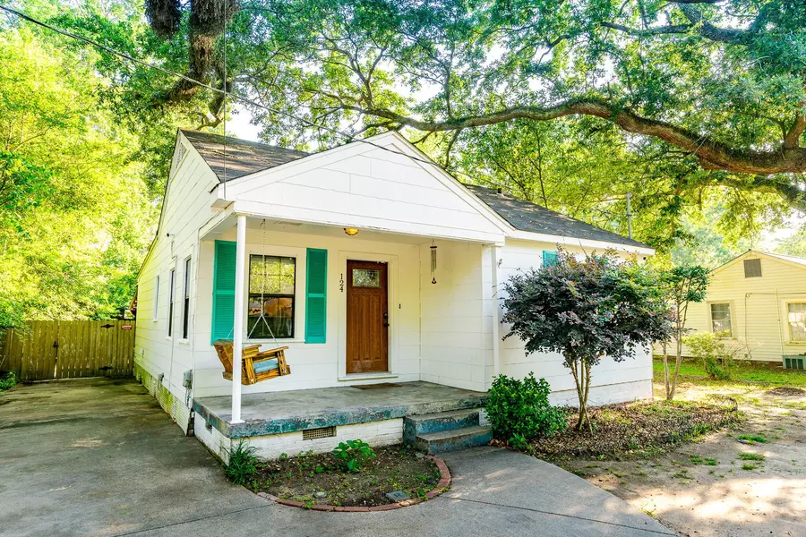 124 W 4th, Petal, MS 39465